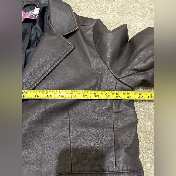 NWOT Urban Outfitters Jules Faux Leather Blazer Medium - Picture 8 of 9